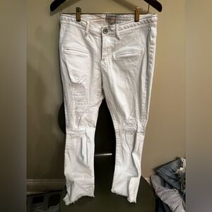 Stylish White Distressed women’s jeans